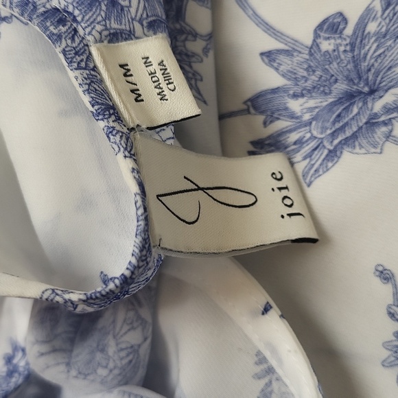 Joie Blue White Floral Printed Flutter Sleeve Top - Picture 3 of 3